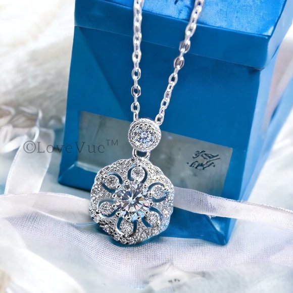 Certified 0.5ct. t.w. Diamond Cluster Luxury Floral Necklace VVS1 GRA Certified - Picture 4 of 16